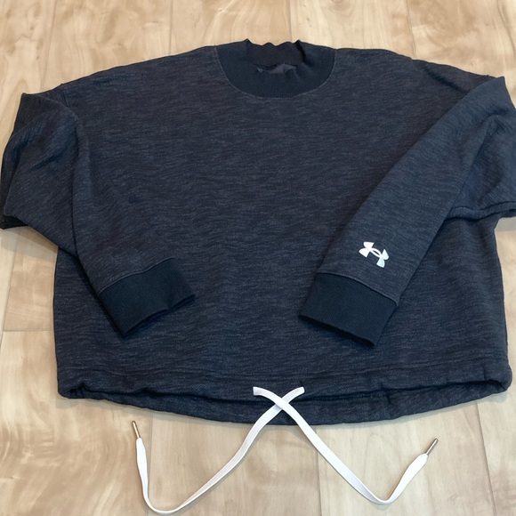 UA Essentials Script Crew Sweater - Picture 3 of 16
